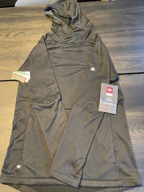 686 Black Quilted Hooded Pullover